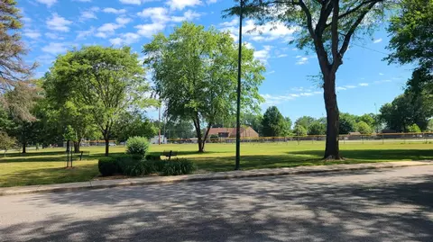 219 W Oak St, Griffith, IN 46319 photo 18