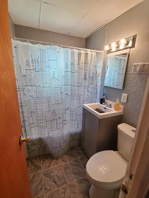 443 King St, Gary, IN 46406 photo 9