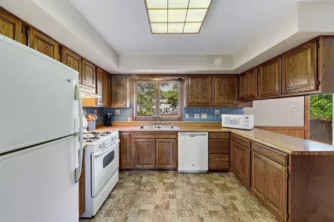322 N True St, Griffith, IN 46319 photo 5
