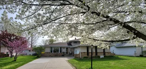 727 N Wiggs St, Griffith, IN 46319 photo 1