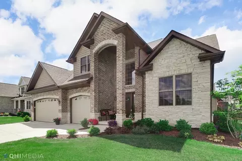 815 Copper Creek Dr, Crown Point, IN 46307 photo 2