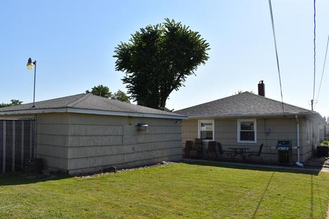 831 E Woodside Dr, Griffith, IN 46319 photo 4