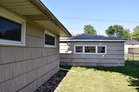 831 E Woodside Dr, Griffith, IN 46319 photo 6