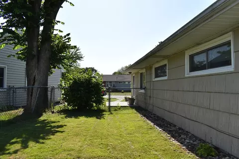 831 E Woodside Dr, Griffith, IN 46319 photo 7