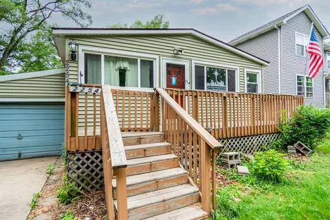 2254 Colfax St, Gary, IN 46406 photo 2