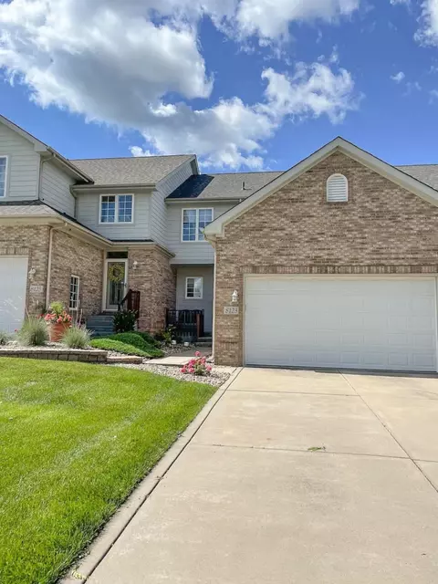 8123 Tuckaway Ct, Winfield, IN 46307 photo 1