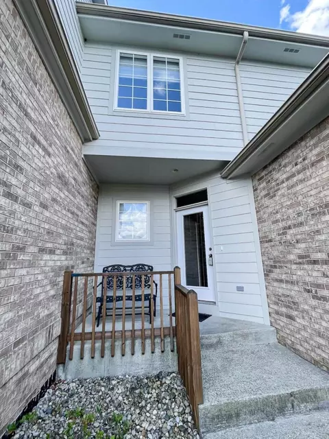 8123 Tuckaway Ct, Winfield, IN 46307 photo 2
