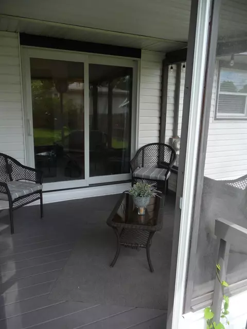 215 E Manor Dr, Griffith, IN 46319 photo 17