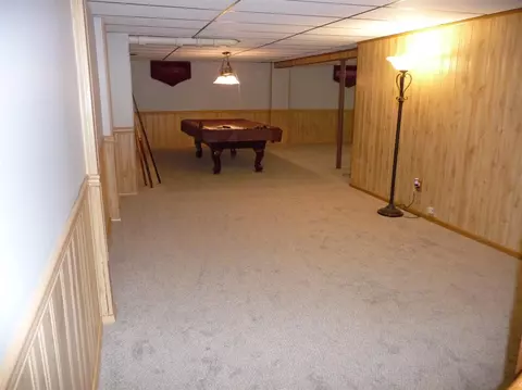 215 E Manor Dr, Griffith, IN 46319 photo 9