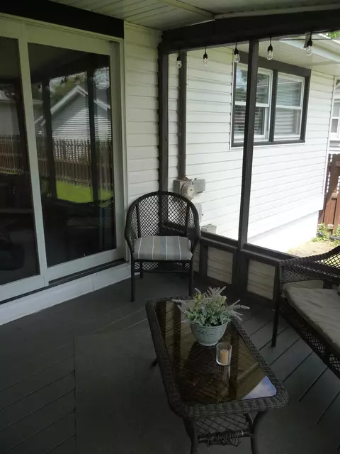 215 E Manor Dr, Griffith, IN 46319 photo 16
