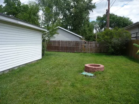 215 E Manor Dr, Griffith, IN 46319 photo 19