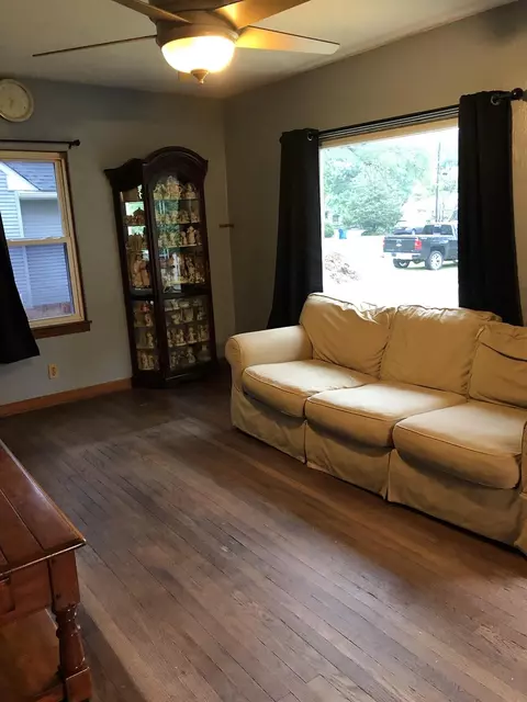 2019 Elm St, Griffith, IN 46319 photo 9