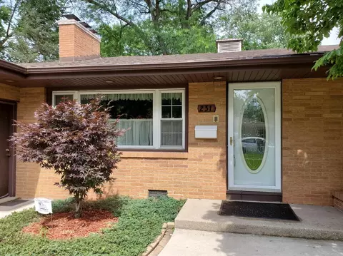 231 E 11th Pl, Hobart, IN 46342 photo 2