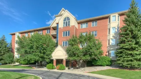8445 Manor Ave #401, Munster, IN 46321 photo 1