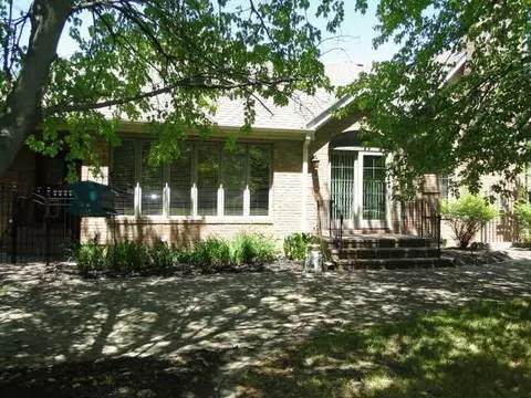 1446 Coventry Ln, Munster, IN 46321 photo 5