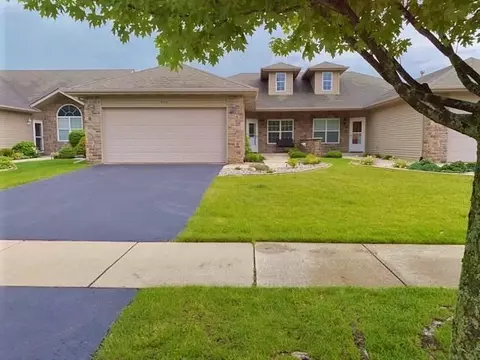 450 Cochran Dr, Crown Point, IN 46307 photo 1