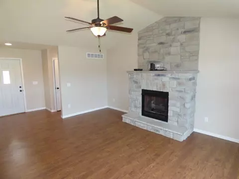 1927 Daisy St, De Motte, IN 46310 photo 4