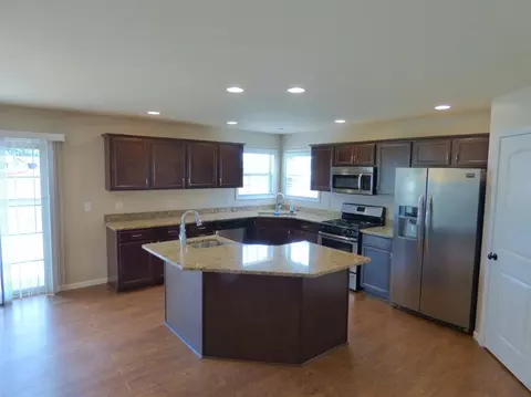 1927 Daisy St, De Motte, IN 46310 photo 5