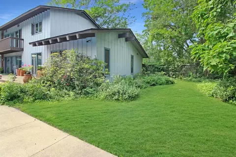 8535 Walnut Dr, Munster, IN 46321 photo 2