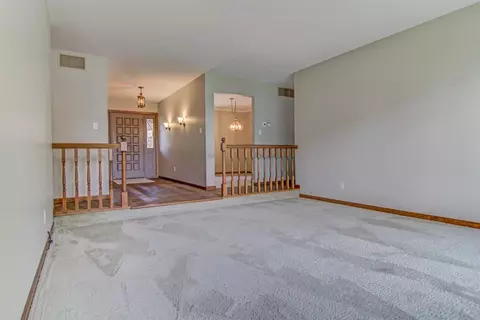 1340 Cedar Crest Dr, Munster, IN 46321 photo 3
