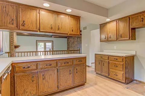 1340 Cedar Crest Dr, Munster, IN 46321 photo 11