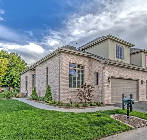 1742 Regal Ct, Munster, IN 46321 photo 1