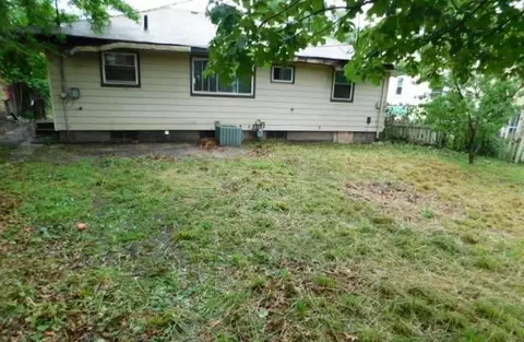 308 S Hancock St, Gary, IN 46403 photo 2