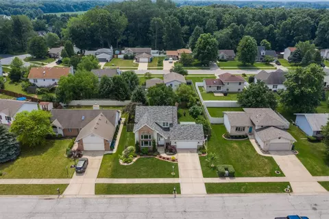 1343 Admiral Dr, Porter, IN 46304 photo 2