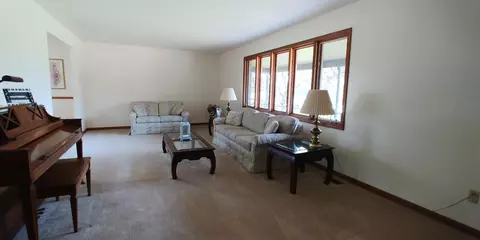 9141 Franklin Dr, Saint John, IN 46373 photo 3