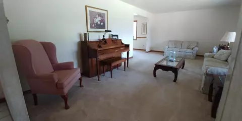 9141 Franklin Dr, Saint John, IN 46373 photo 2