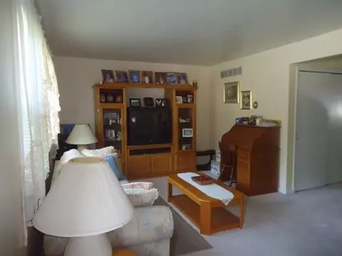 977 Eugene St, Porter, IN 46304 photo 5