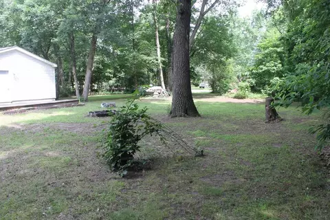 10943 Potomac Dr, De Motte, IN 46310 photo 14