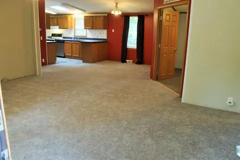 10943 Potomac Dr, De Motte, IN 46310 photo 3