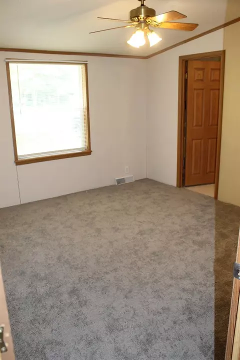 10943 Potomac Dr, De Motte, IN 46310 photo 7