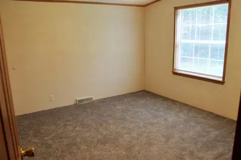 10943 Potomac Dr, De Motte, IN 46310 photo 11