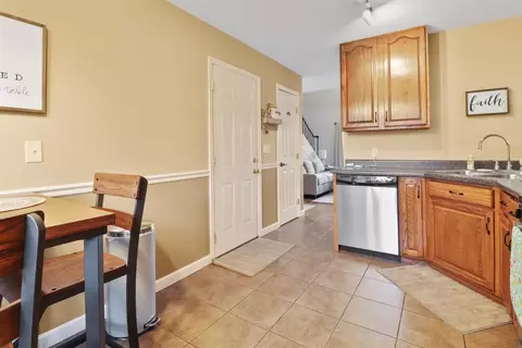 832 8th Pl, De Motte, IN 46310 photo 7