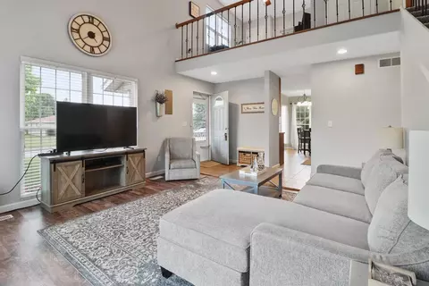 832 8th Pl, De Motte, IN 46310 photo 11