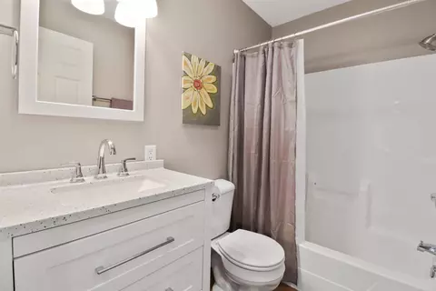 832 8th Pl, De Motte, IN 46310 photo 9
