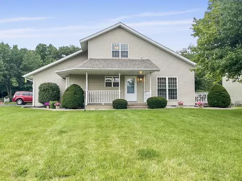 832 8th Pl, De Motte, IN 46310 photo 2