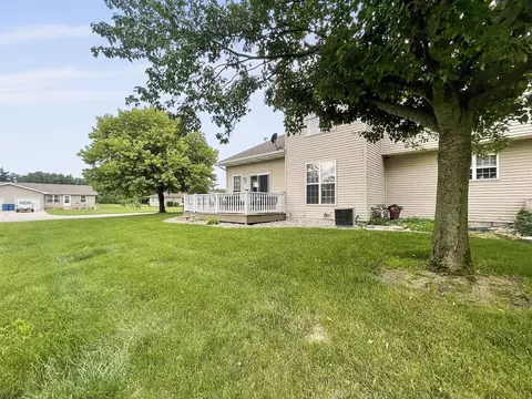 832 8th Pl, De Motte, IN 46310 photo 4
