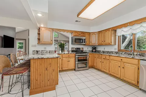 2071 E 61st Ave, Hobart, IN 46342 photo 4