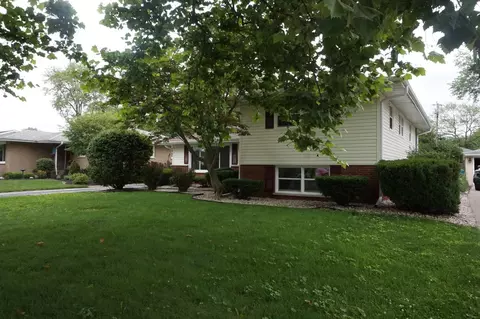 8601 Forest Ave, Munster, IN 46321 photo 3