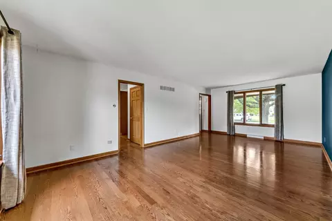 9558 Walnut Dr, Munster, IN 46321 photo 5