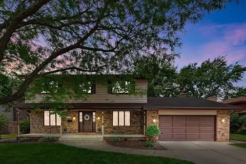 9558 Walnut Dr, Munster, IN 46321 photo 1