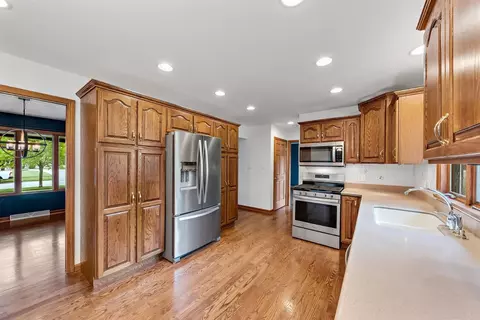 9558 Walnut Dr, Munster, IN 46321 photo 12