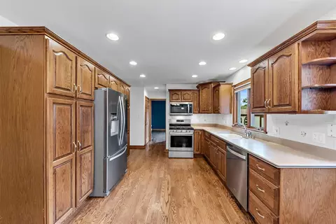 9558 Walnut Dr, Munster, IN 46321 photo 11
