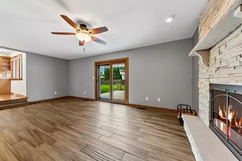 9558 Walnut Dr, Munster, IN 46321 photo 15