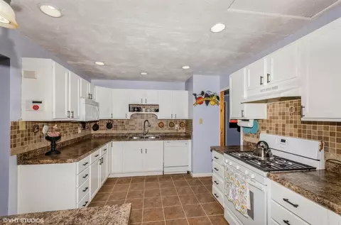 7931 Bertram Ave, Hammond, IN 46324 photo 3