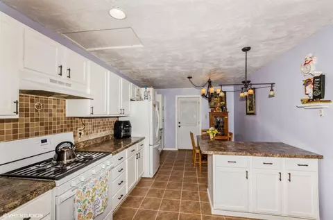 7931 Bertram Ave, Hammond, IN 46324 photo 4