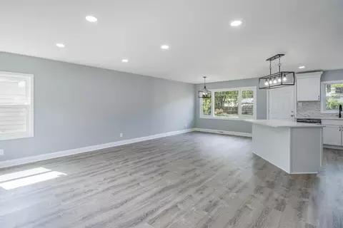 8016 Hemlock Ave, Gary, IN 46403 photo 11